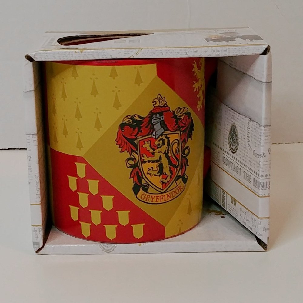 🎉SOLD 🎉Harry Potter Gryffindor CeramicCoffee Mug - Picture 1 of 6